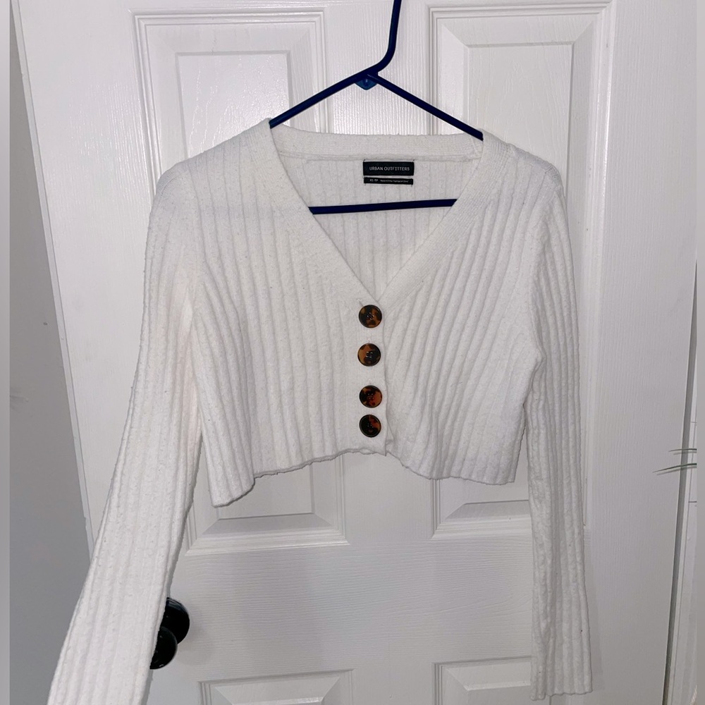 URBAN OUTFITTERS WHITE LONG SLEEVE CROP TOP / CARDIGAN